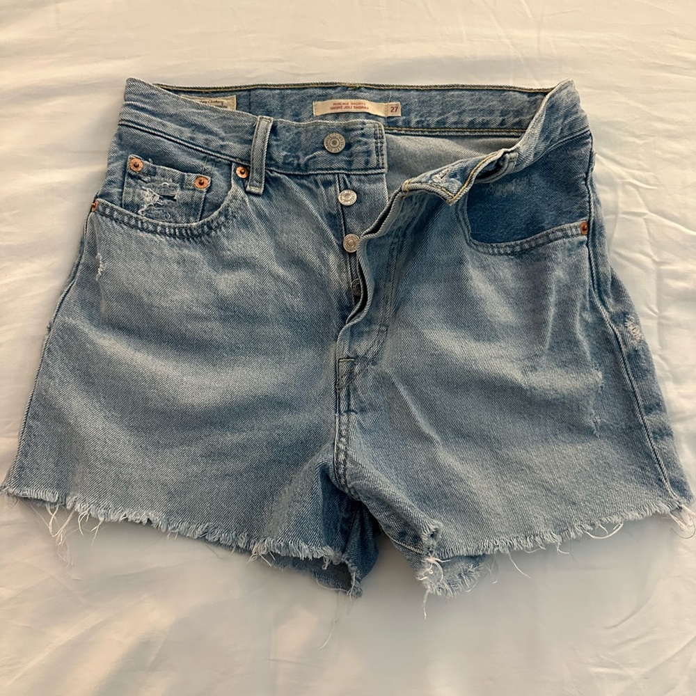 Levi’s Ribcage denim shorts